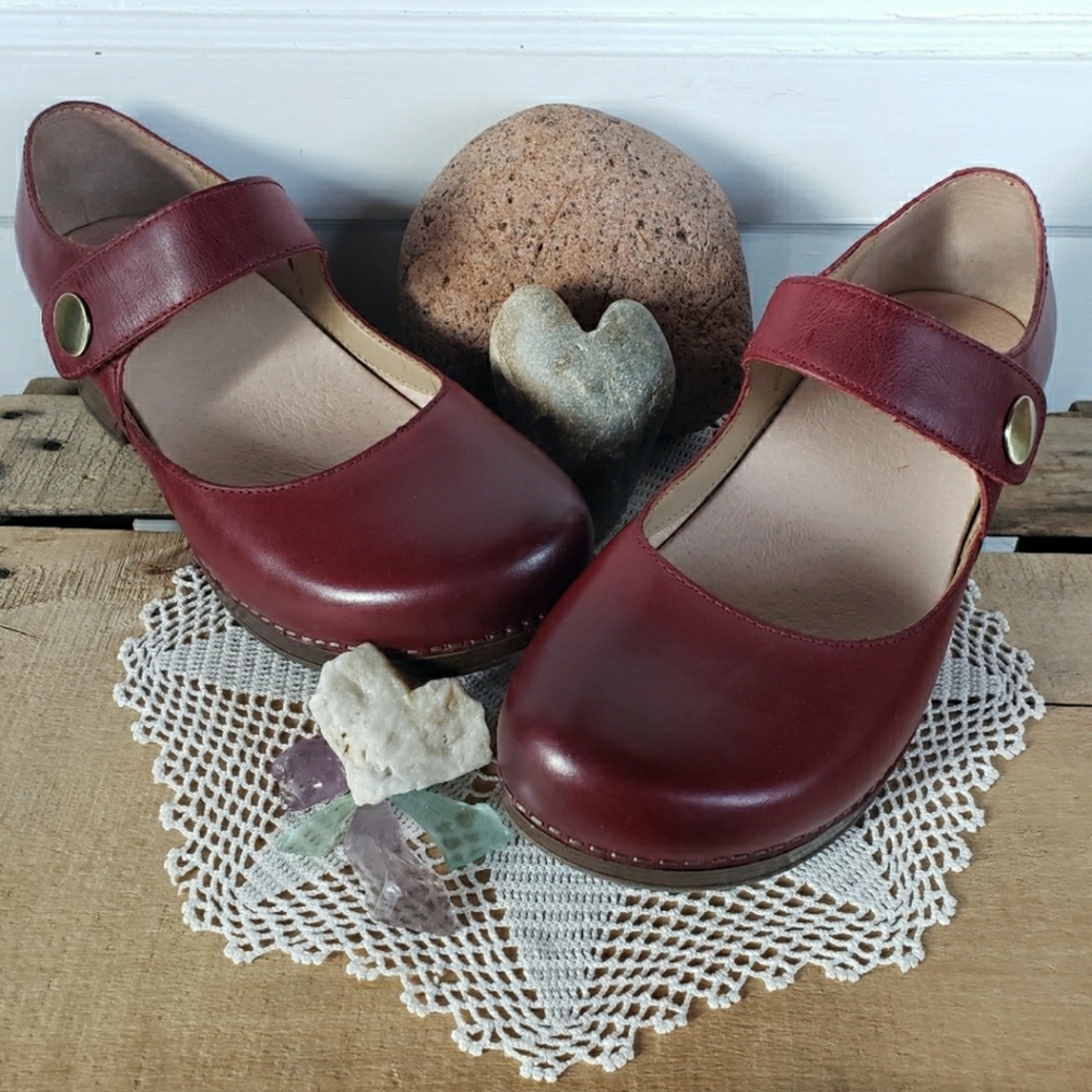 RED Dansko Beatrice MaryJane Clog Burnished Velcro Strap Button Boho Cottage - Picture 4 of 11